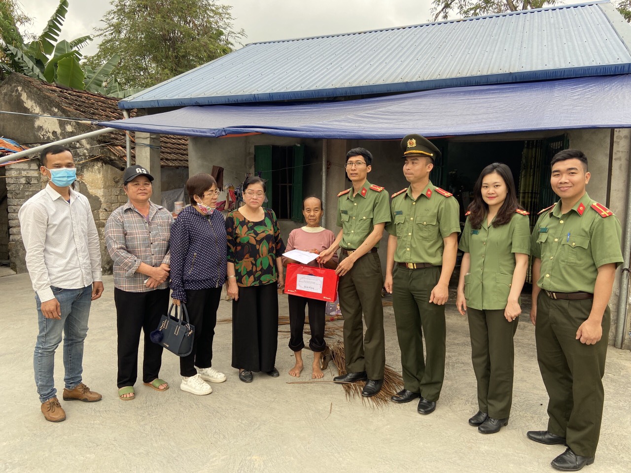Đoàn thanh niên khối Tham mưu - Xây dựng lực lượng - Hậu cần: Tổ chức về nguồn